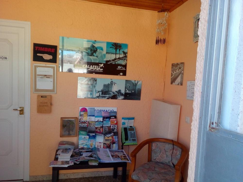 Hostal Lleida Calafell Zewnętrze zdjęcie